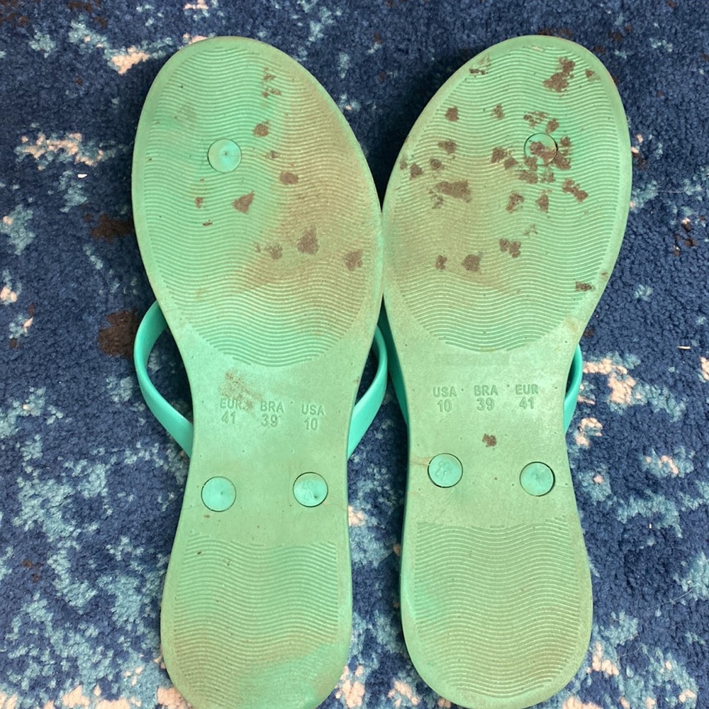 Flip flops - Picture 2 of 2